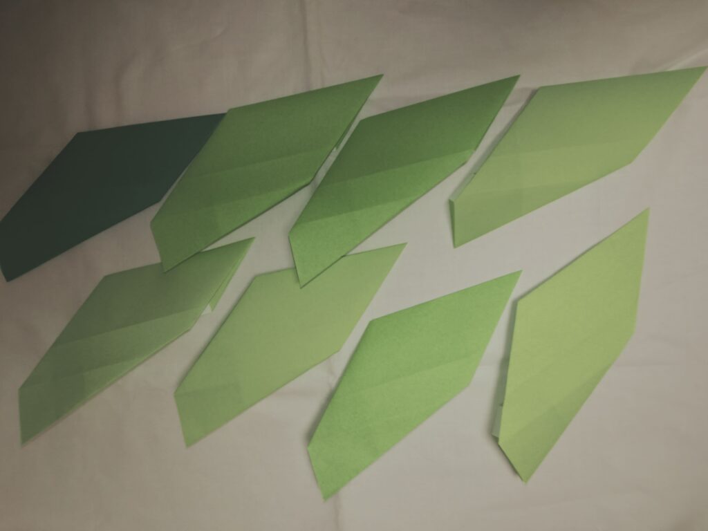 折り紙8枚で作るリースの作り方